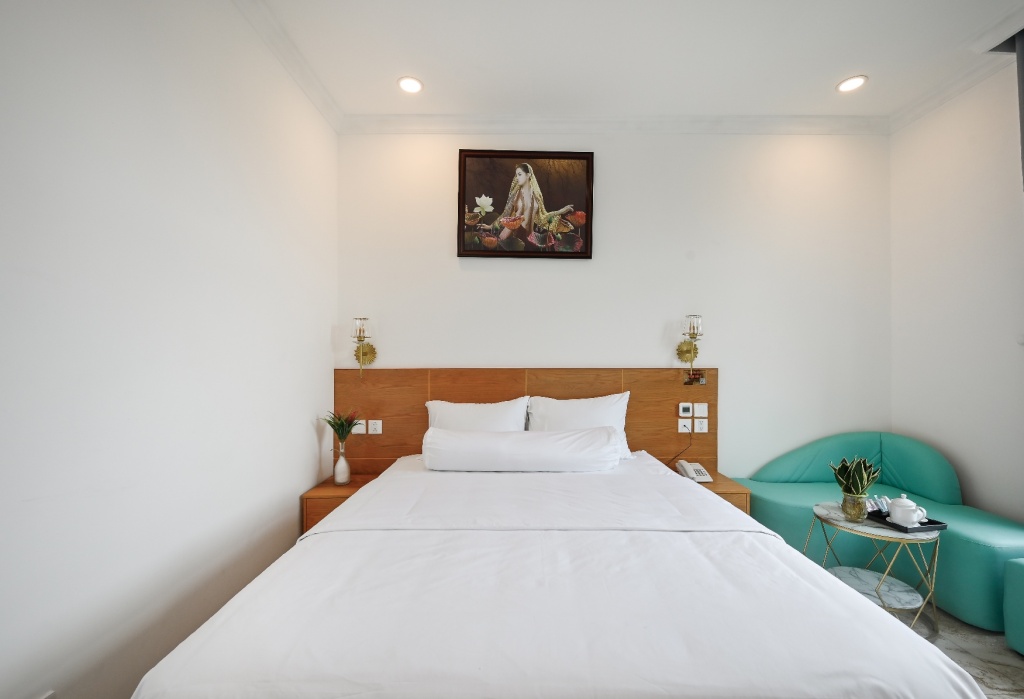 Deluxe Room 02