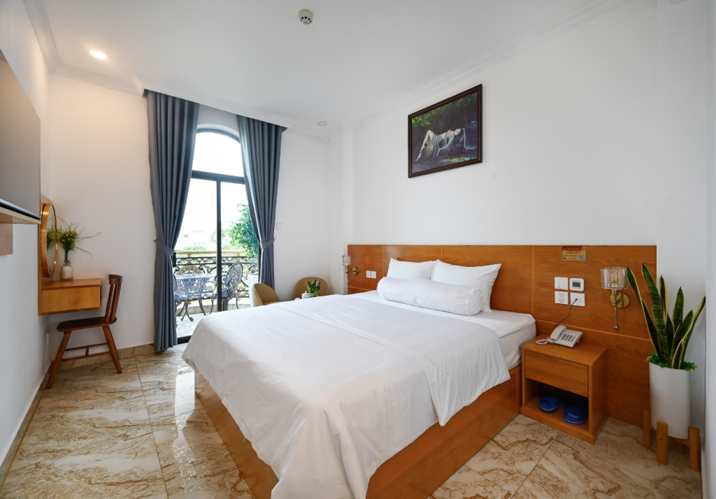 Deluxe Room 03